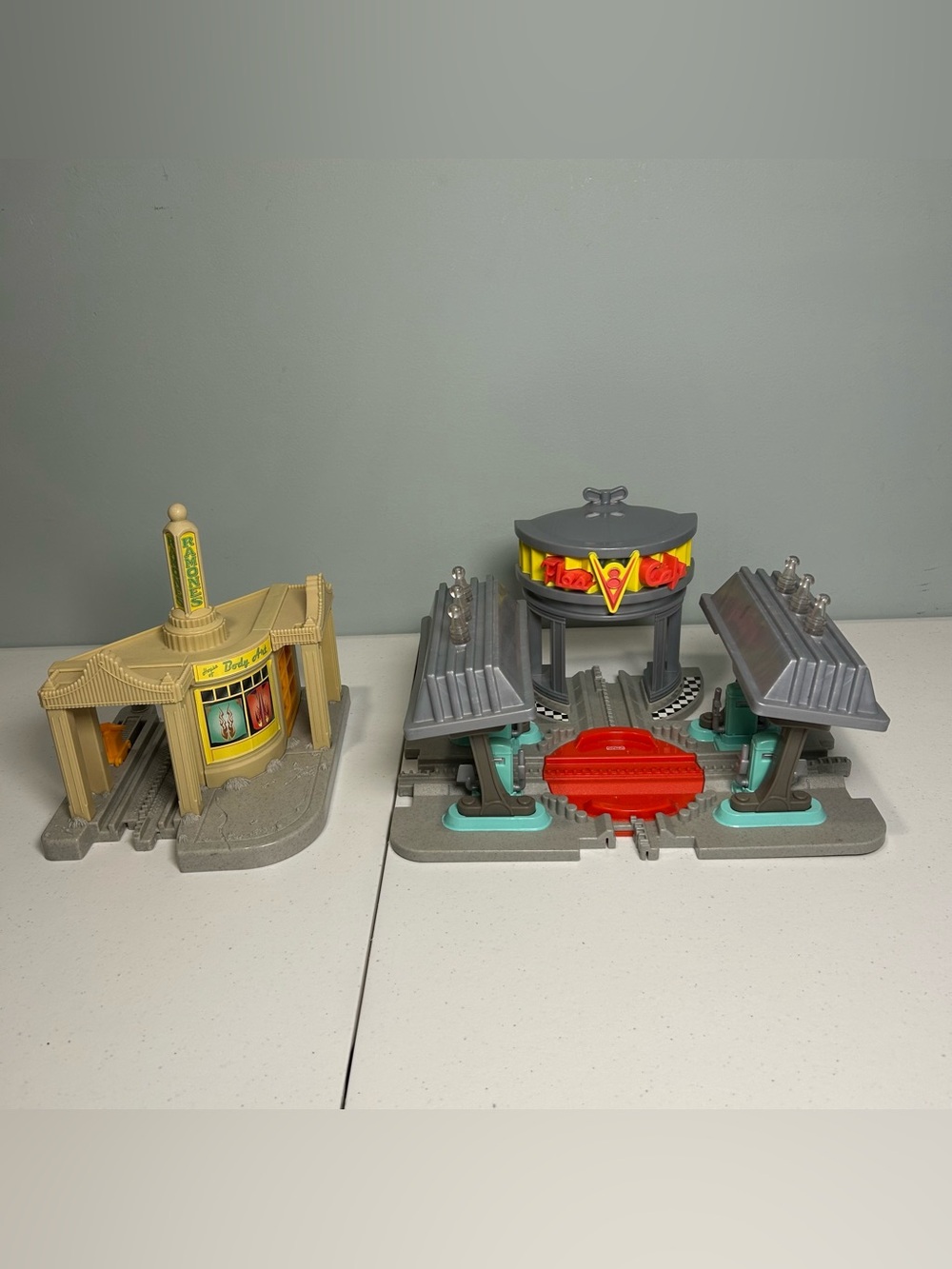 2008 Fisher-Price Geotrax Disney Cars Bundle Ramone’s Body Art & Flo’s Cafe Set
